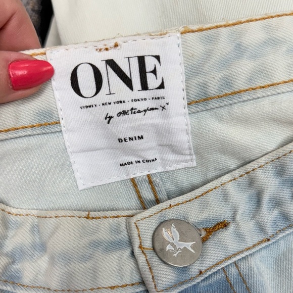 One Teaspoon Trashed Free Birds Skinny Jeans, Size 28 NWT, Light Wash Distressed - Picture 5 of 16